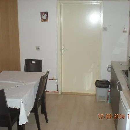 Danijela Apartment *